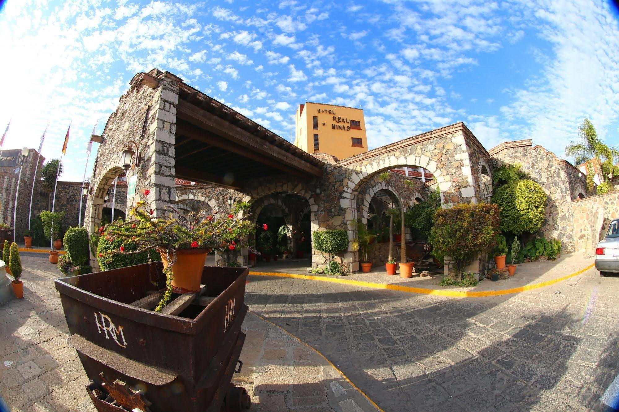 Real De Minas Hotel 4*